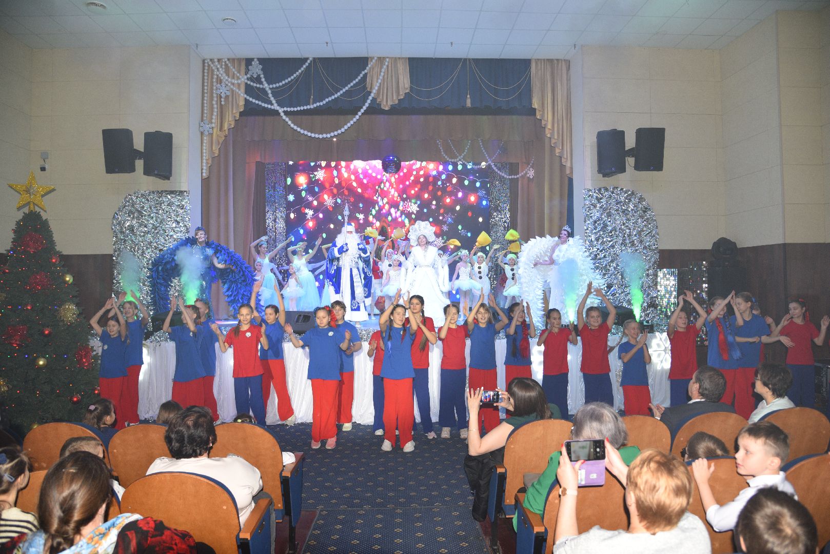 лотошино, лотошинский цдк, новый год, сказка,