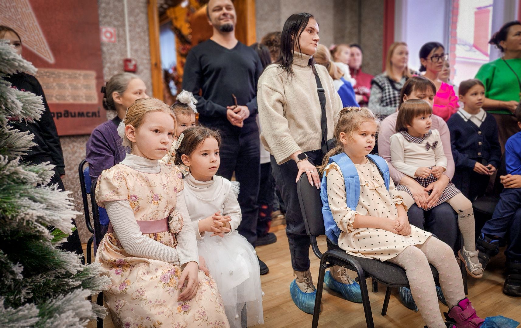 дети, благотворительная новогодняя акция , елка желаний в бронницах, комиссия по делам несовершеннолетних ,