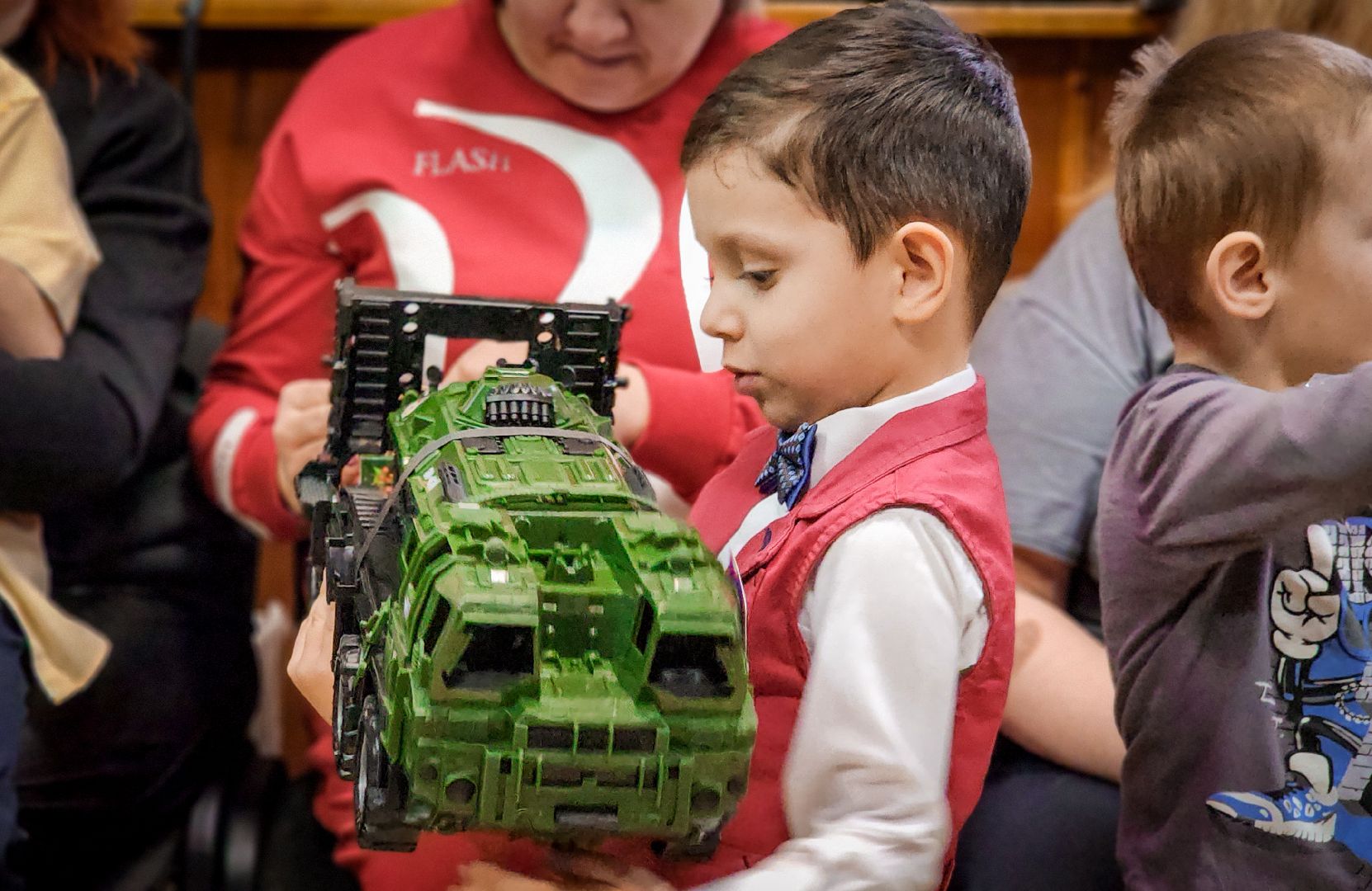 дети, благотворительная новогодняя акция , елка желаний в бронницах, комиссия по делам несовершеннолетних ,