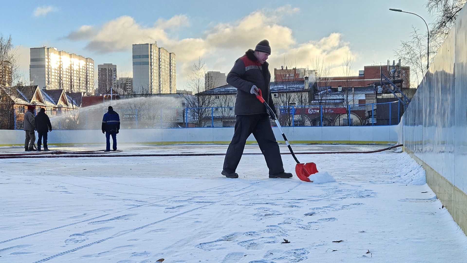 долгопрудный,  лед, ледовый каток, зима в подмосковье, зима в подмосковье 2025, центральный парк победы,