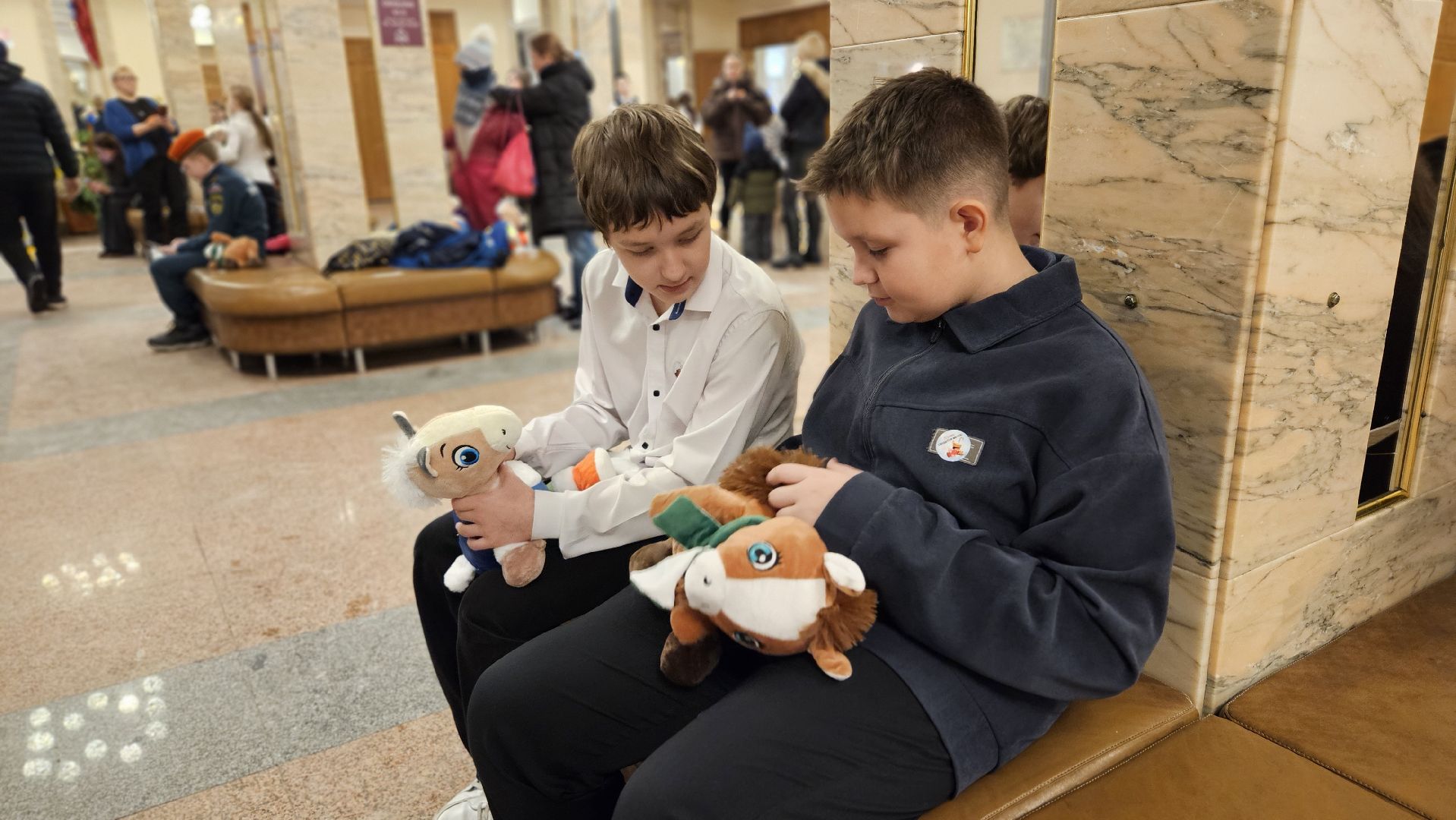 долгопрудный, елка главы, елка главы округа, сво,  дети, дети участников сво, новый год,дк вперед, новогодний праздник для детей,