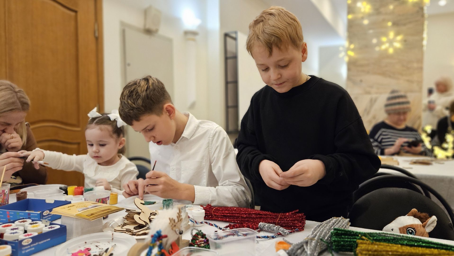 долгопрудный, елка главы, елка главы округа, сво,  дети, дети участников сво, новый год,дк вперед, новогодний праздник для детей,