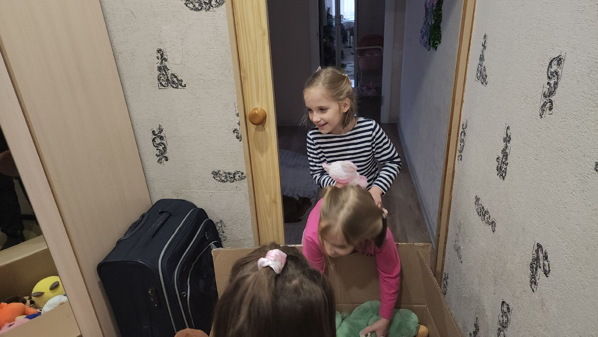 долгопрудный, благодарный шкаф, сбор текстиля, экобокс, благотворительность, игрушки, многодетная мама,