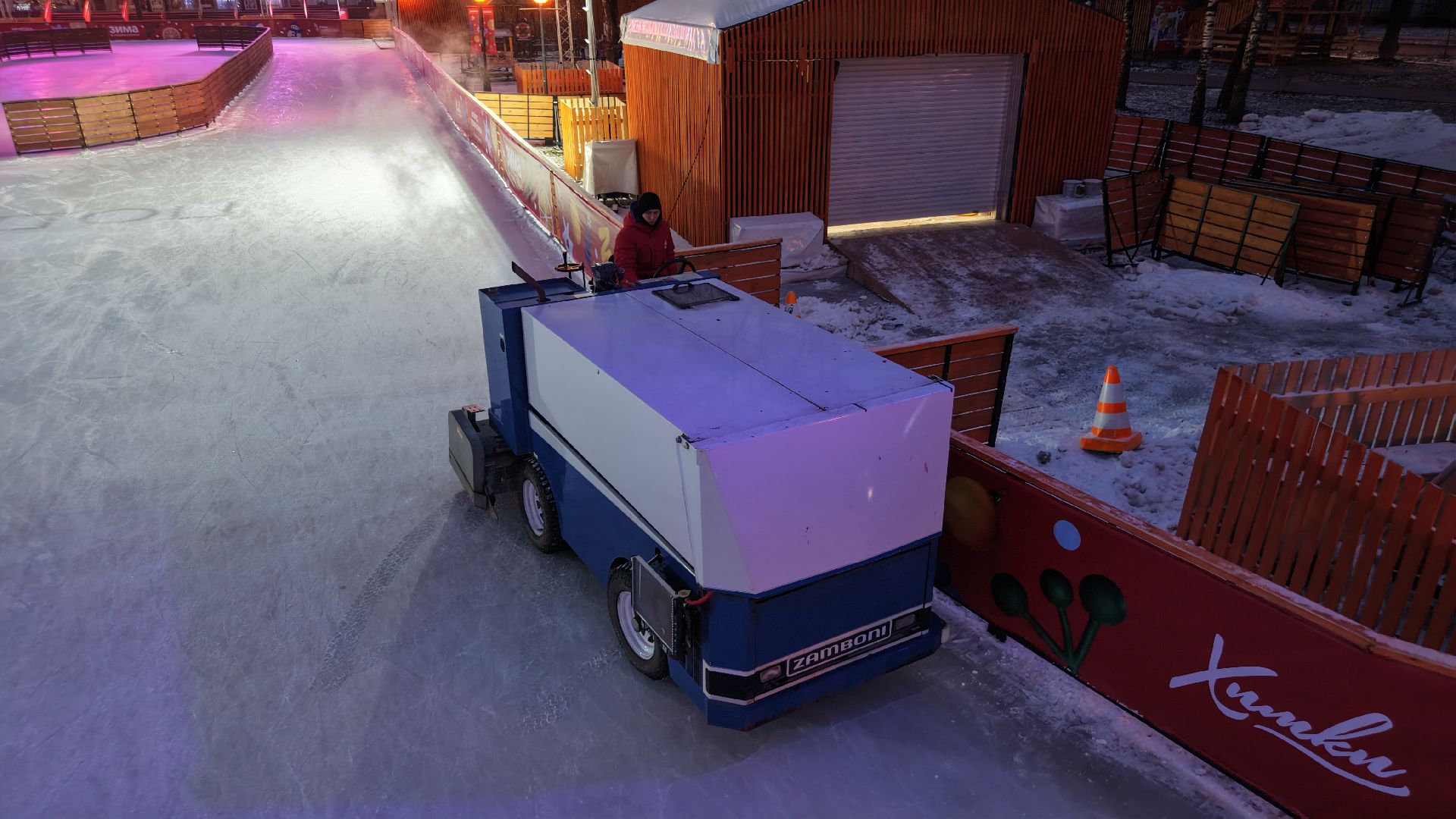 видео с коптера, сквер юбилейный химки, каток в химках,