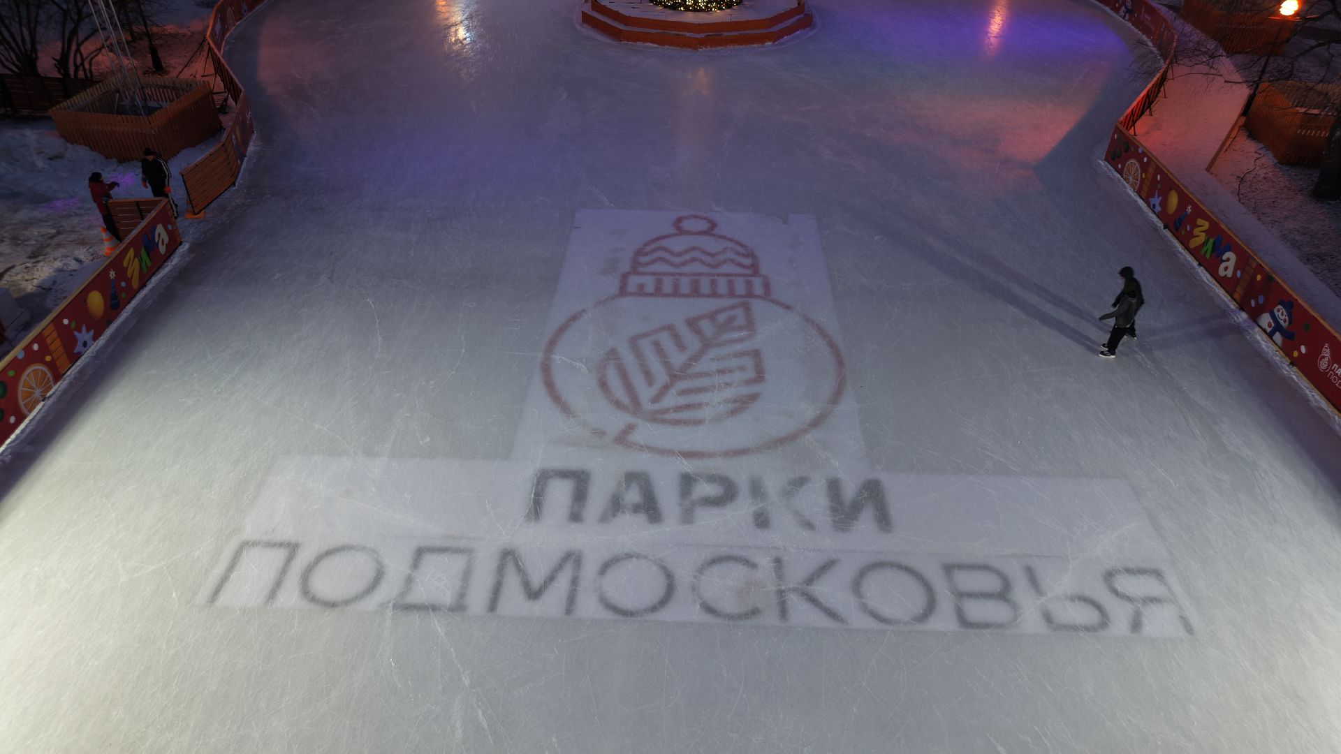 видео с коптера, сквер юбилейный химки, каток в химках,