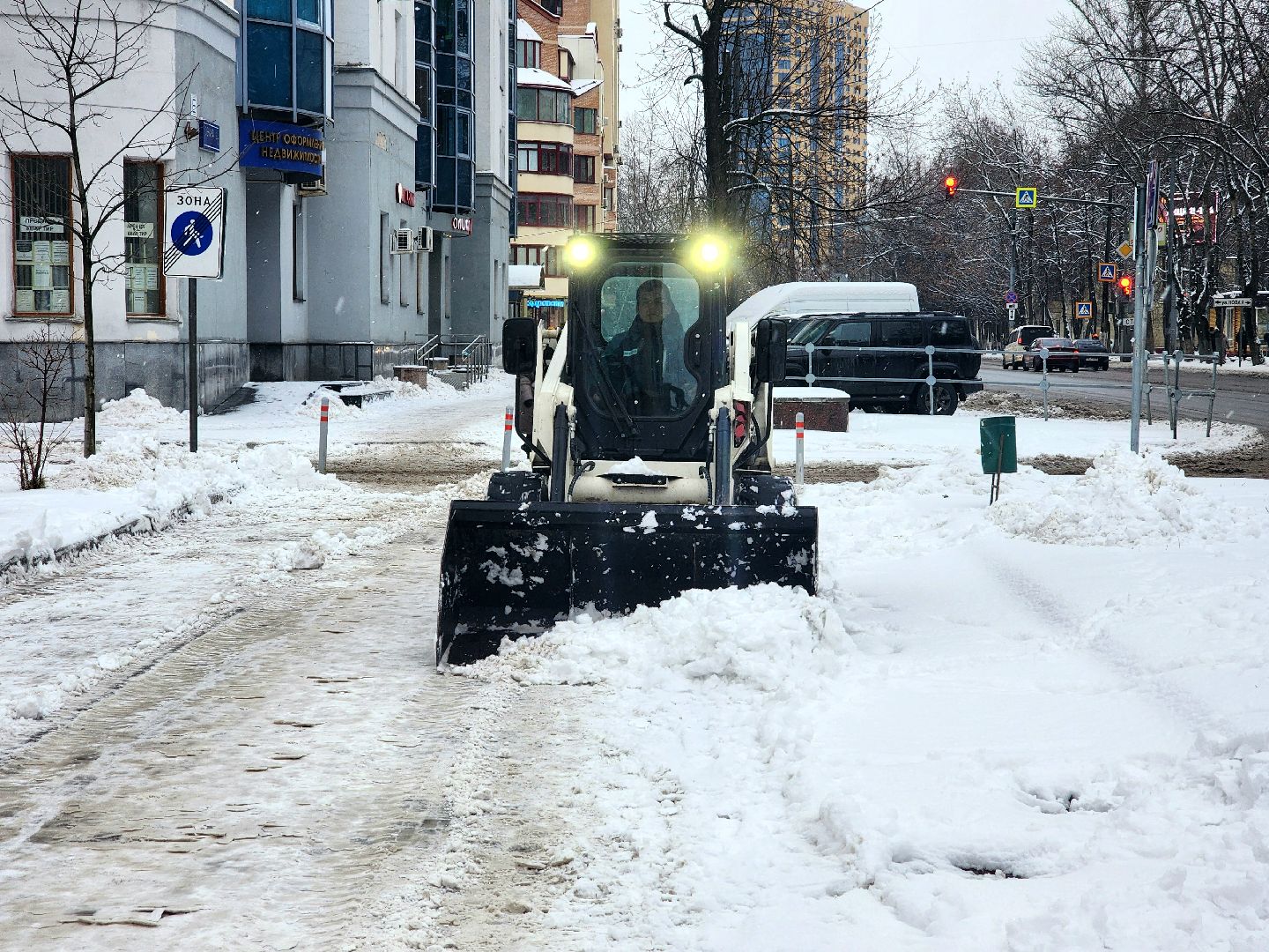 уборка снега, снегопад, техника жкх, зима в  подмосковье,