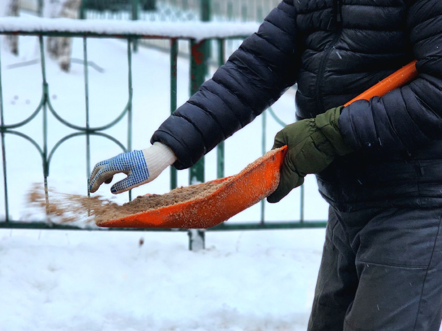 уборка снега, снегопад, техника жкх, зима в  подмосковье,