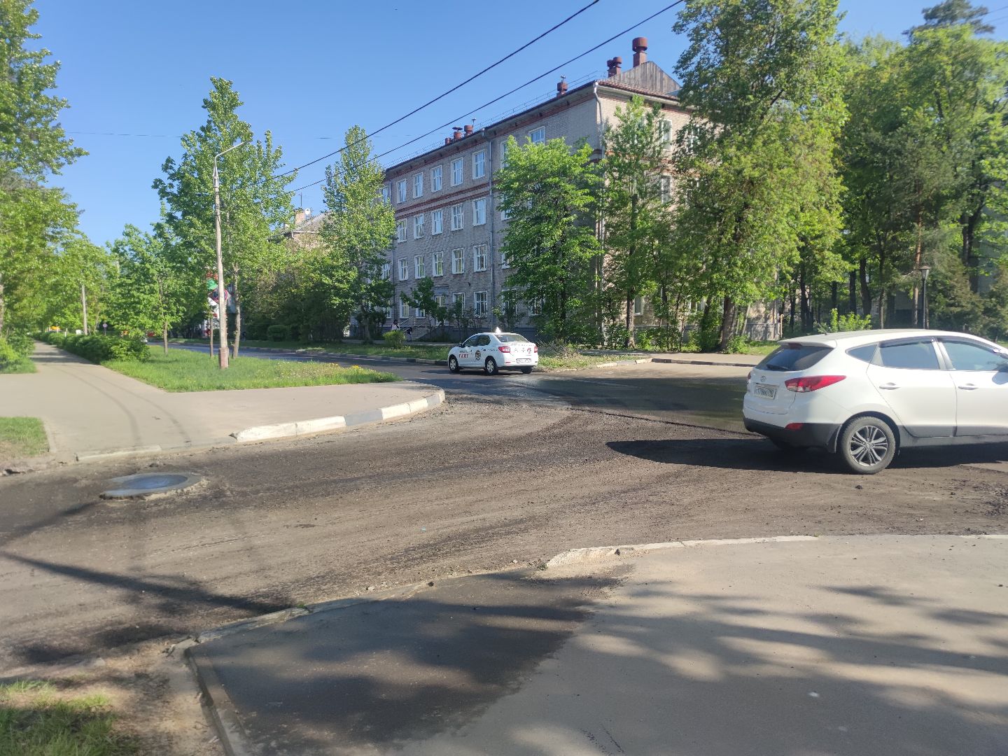 уборка улиц, машинная уборка, поливальная машина, Дубна