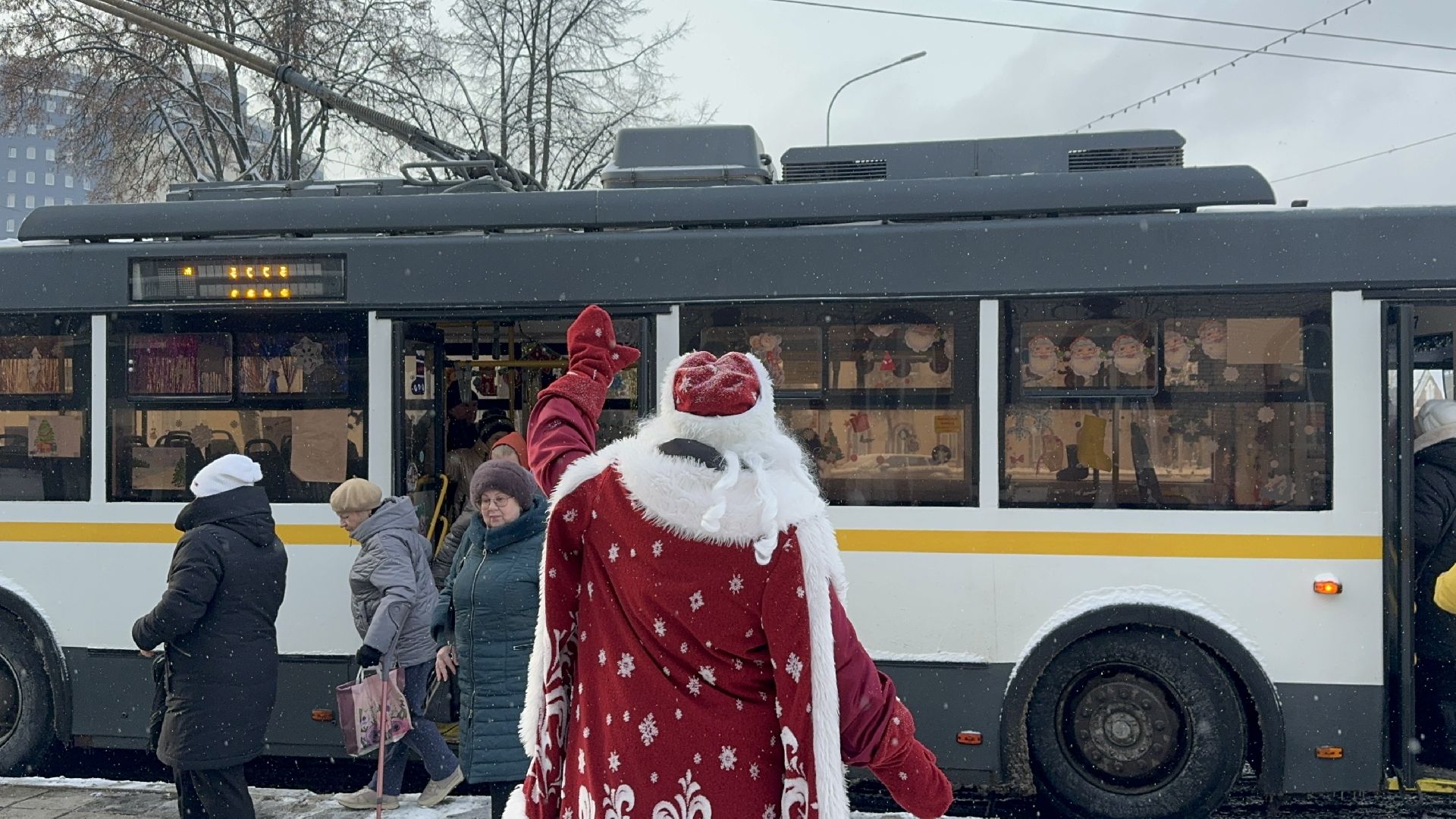 новогодний патруль, сотрудники гибдд, ленинский городской округ, дед мороз, правила безопасности дорожного движения,