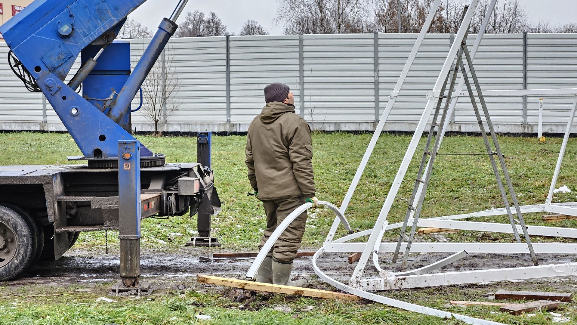 долгопрудный, мбу благоустройство, световые инсталляции, световые конструкции, ёлка, зима в подмосковье 2025, фотозона,