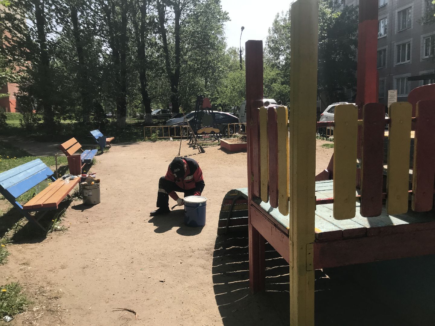 Балашиха, детская площадка, покраска скамеек, песочница, уборка территории, благоустройство, мобильная бригада, весна, порядок, ремонт