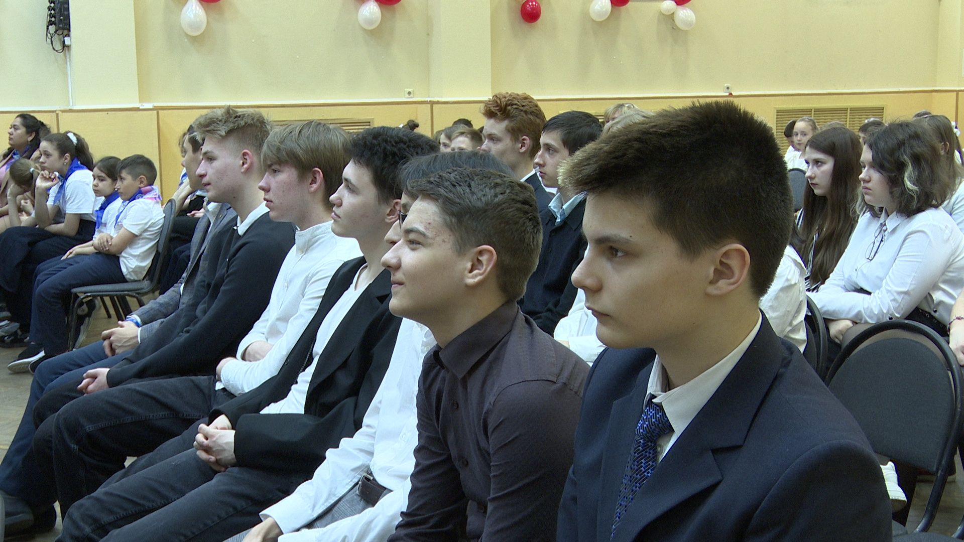 Реутов, Орлята России, Движение первых, патриотизм, галстук, значок, акция, треки