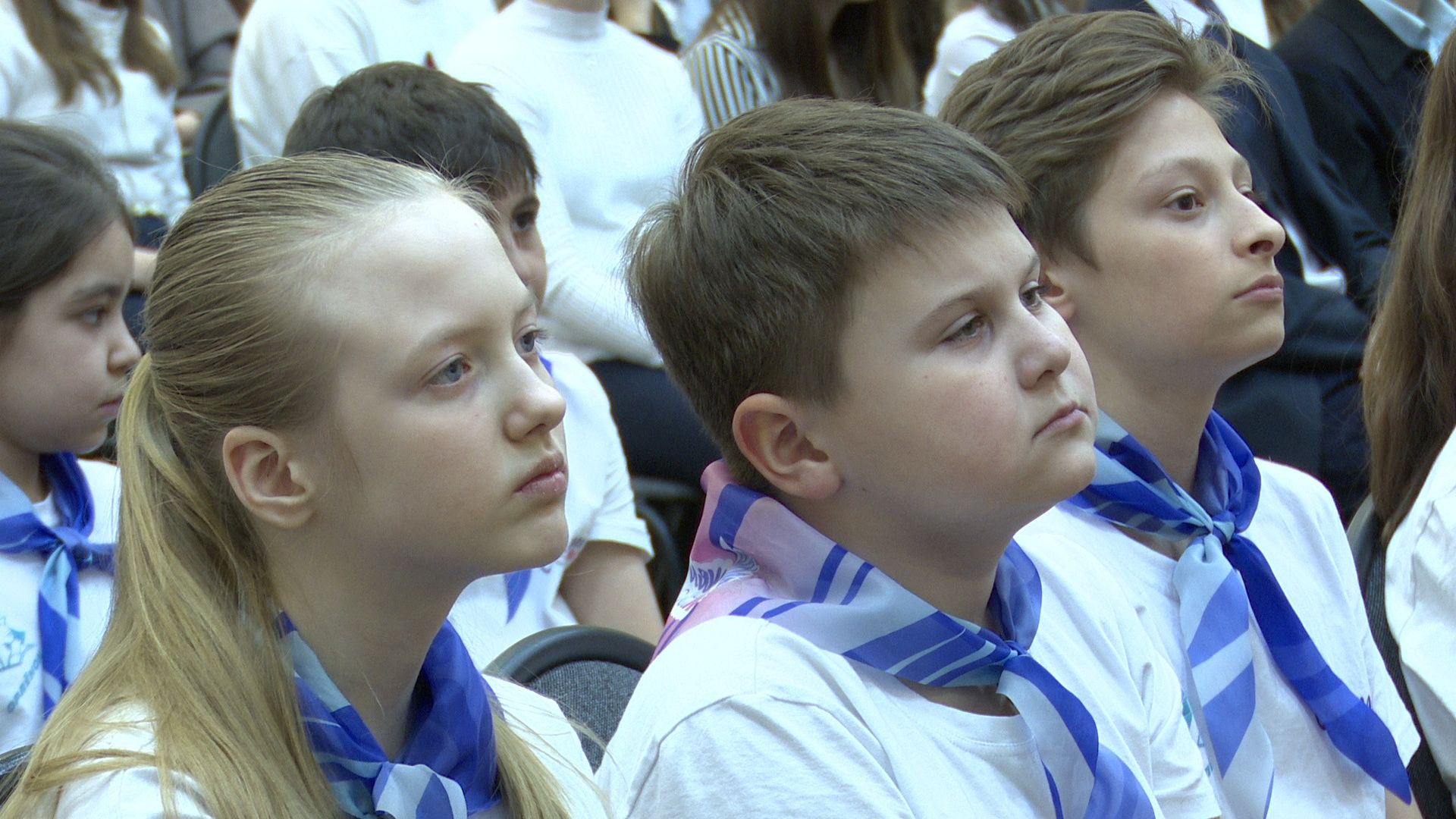 Реутов, Орлята России, Движение первых, патриотизм, галстук, значок, акция, треки