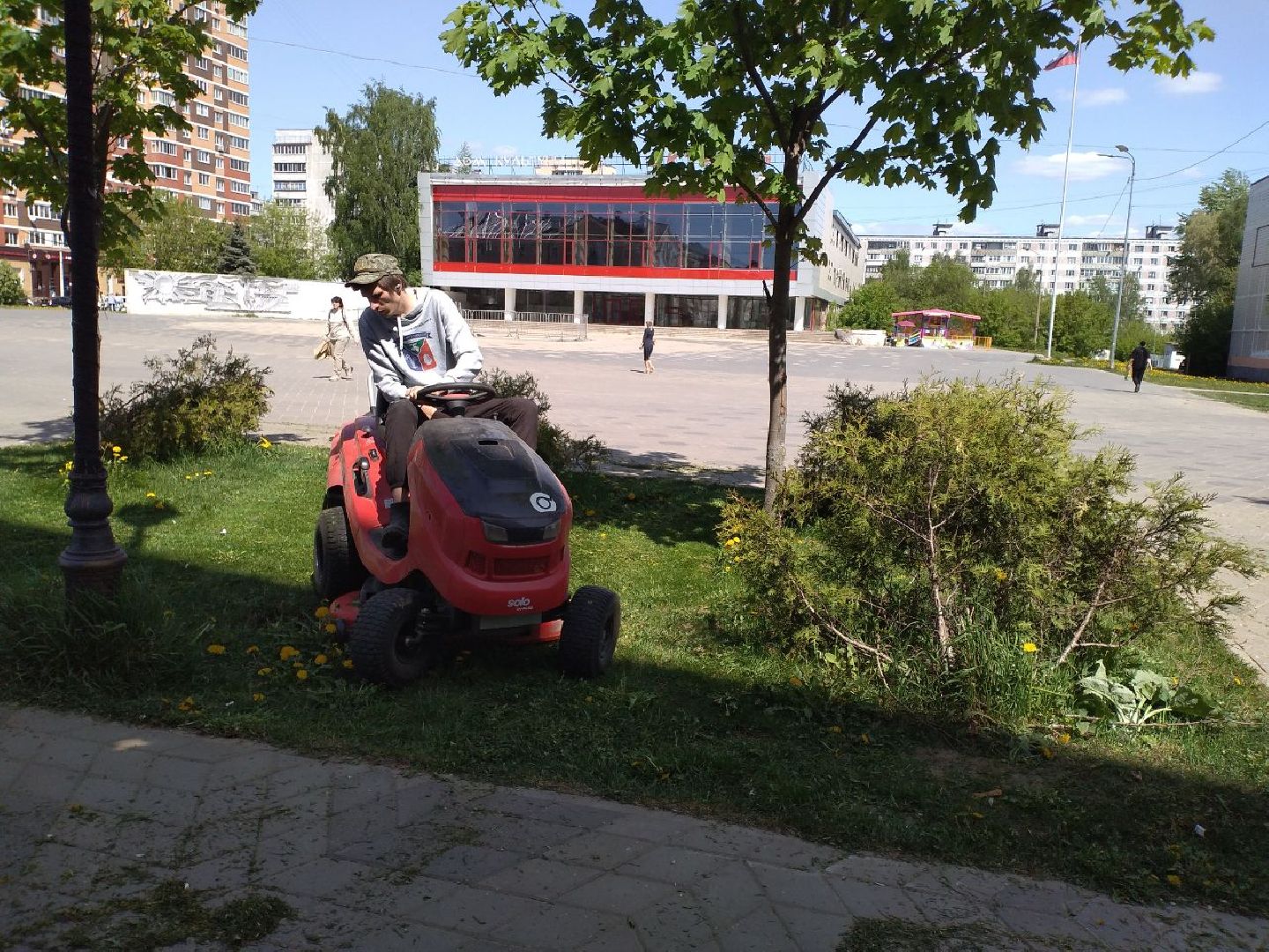 покос травы, благоустройство, Лосино-Петровский