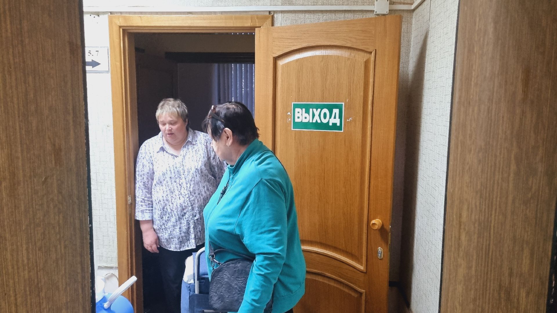 Подмосковье, Иванттеевка, волонтёры, помощь