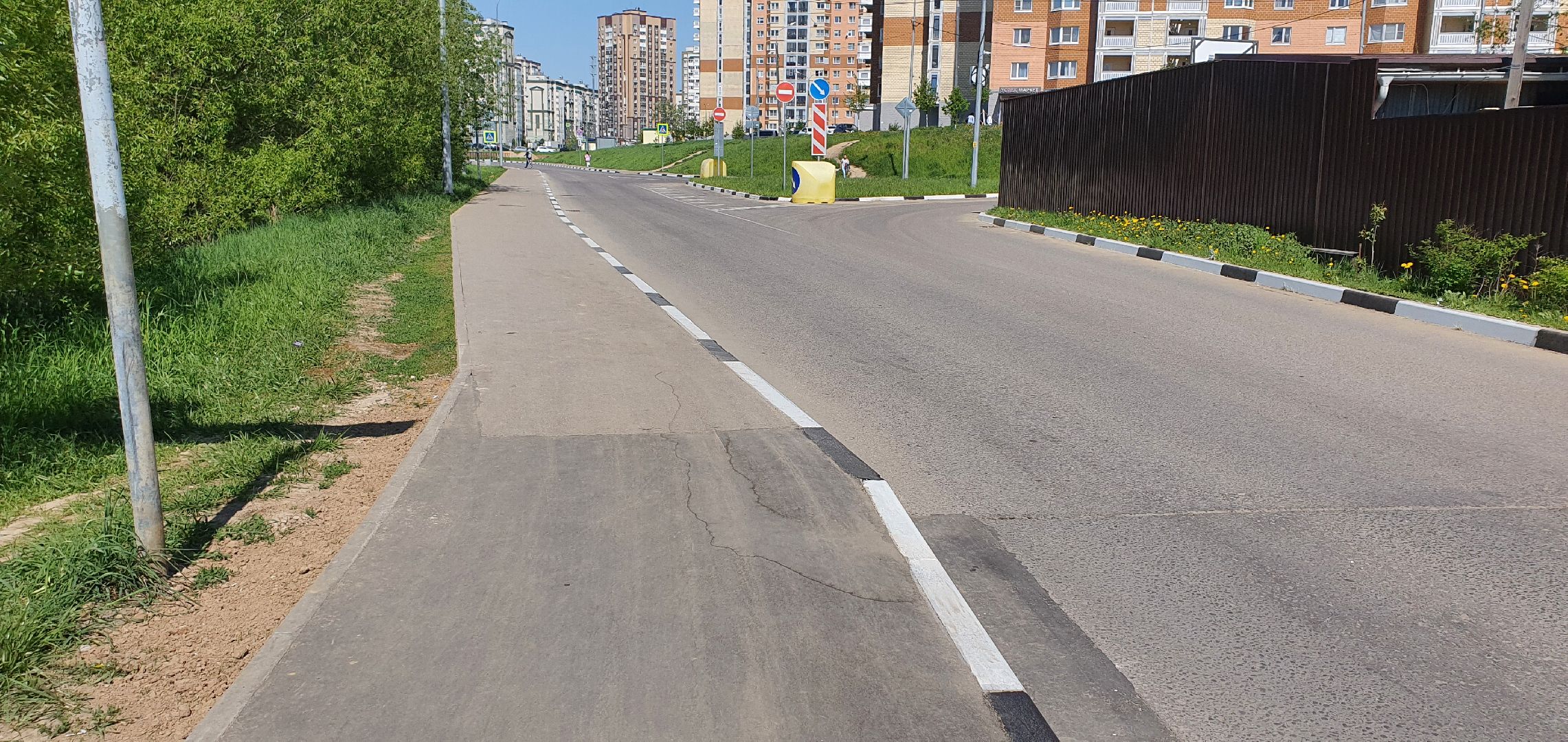 Домодедово Таун, тротуар