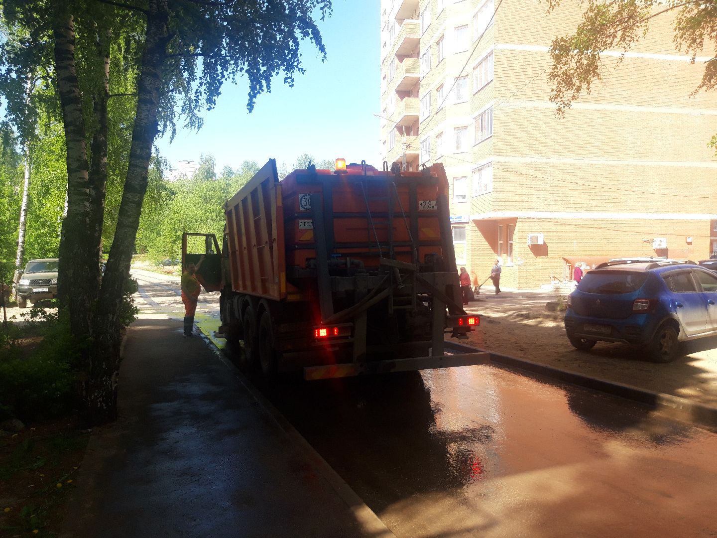 двор, доброе дело,