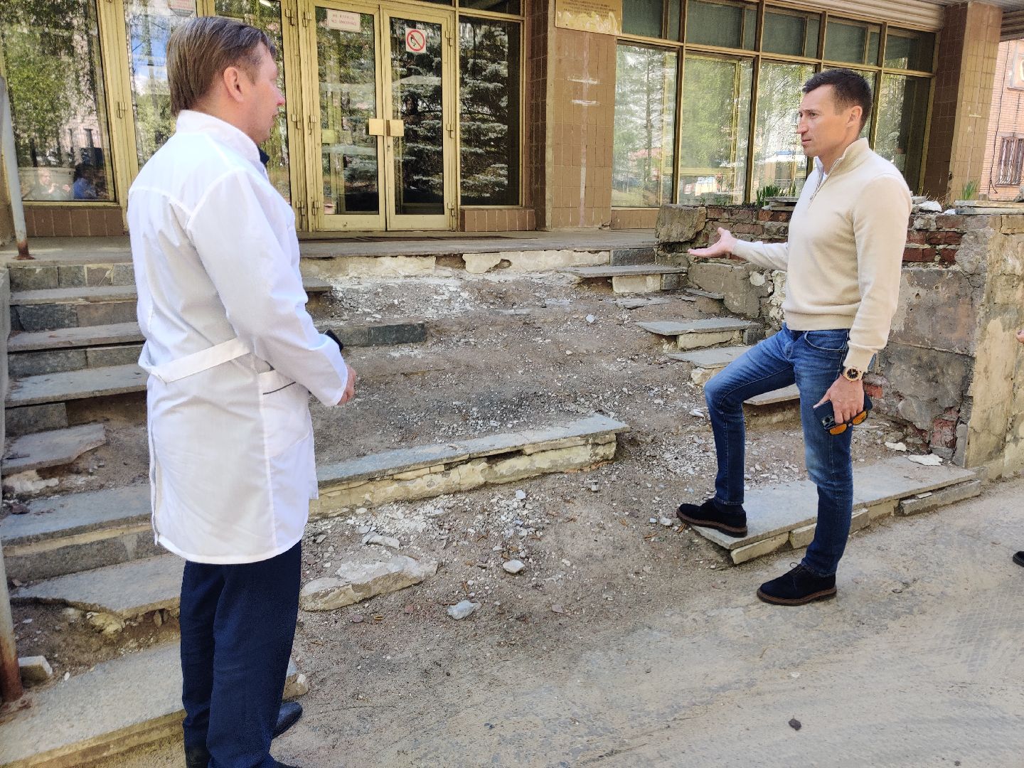 Красноармейск, Пушкинский, вход в стационар, ремонт, благоустройство