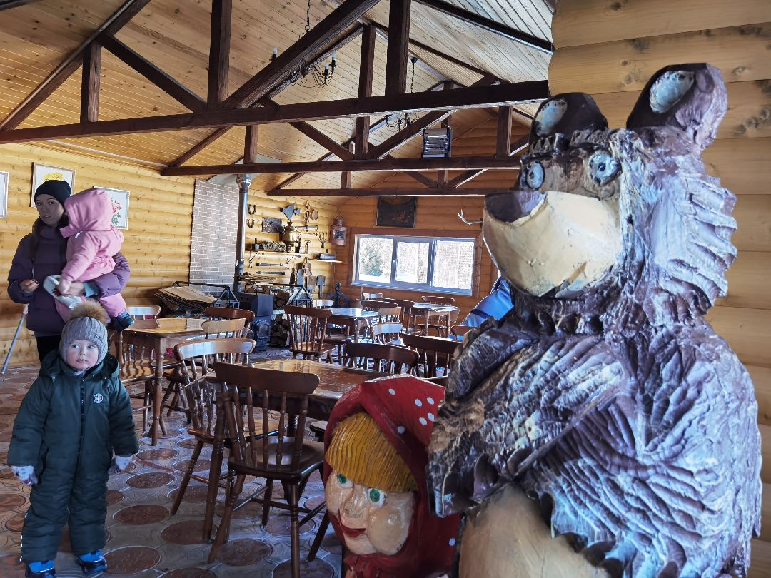 Контактный зоопарк, Горки