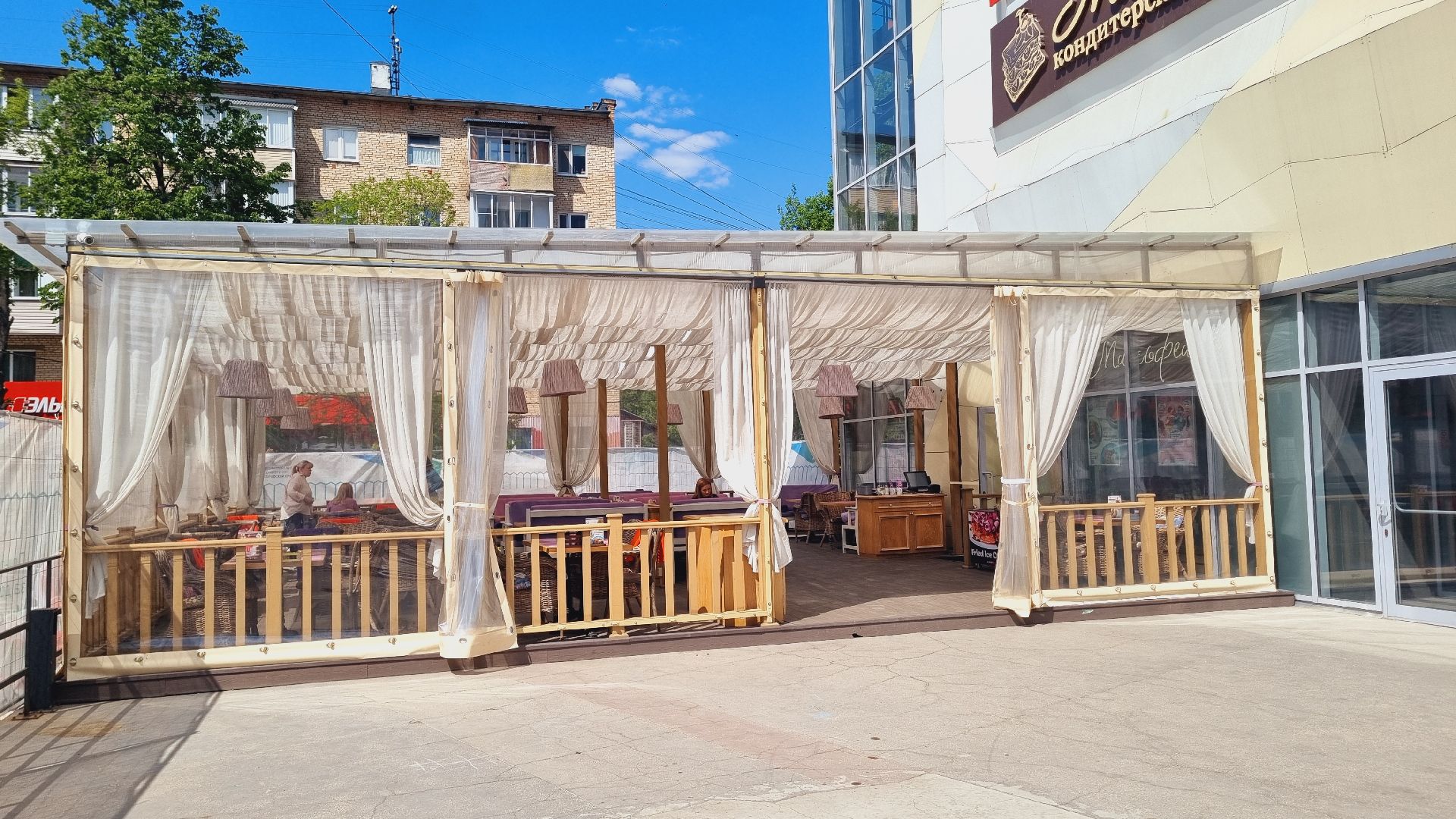 Подмосковье, Пушкино, Летнее кафе