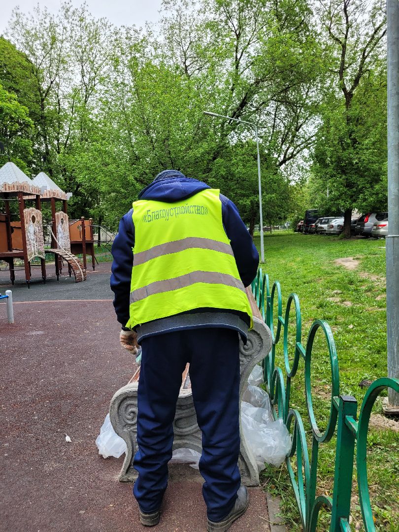 двор; детская площадка; обновление; благоустройство; видное