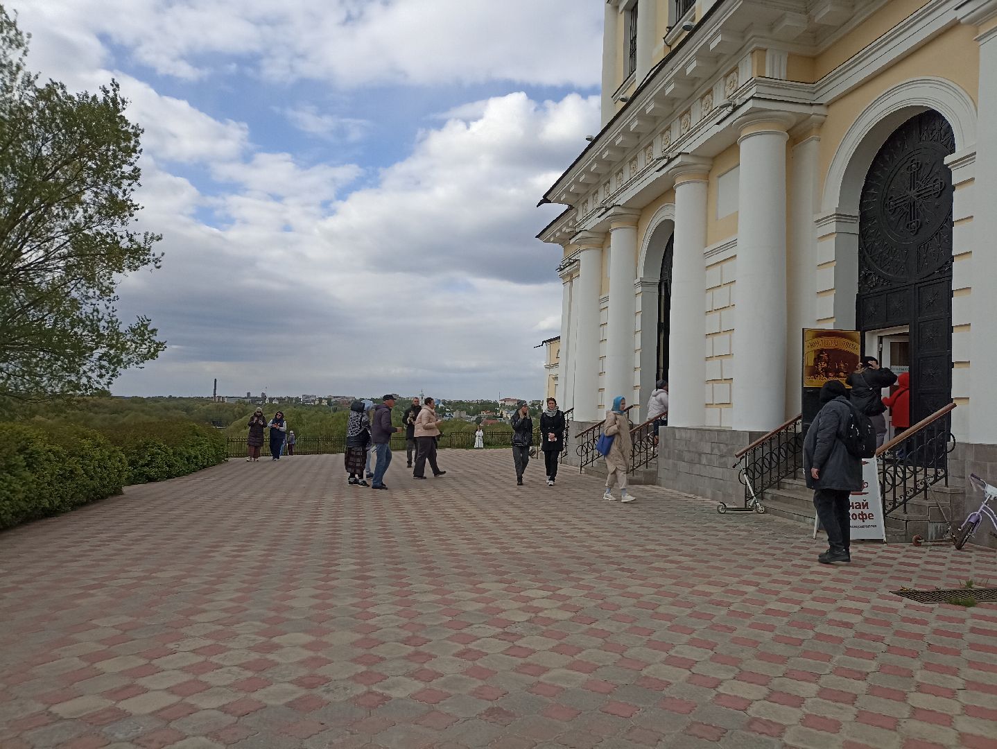 Серпухов, Подмосковье, туризм, монастырь, Нара, река, пруд, туристы