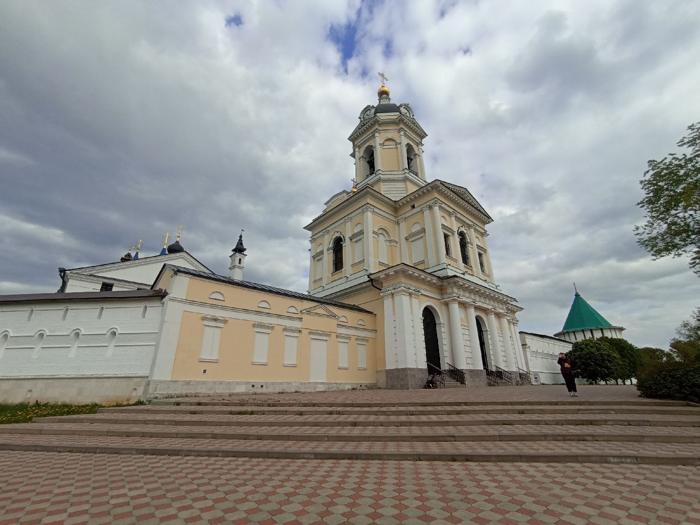 Серпухов, Подмосковье, туризм, монастырь, Нара, река, пруд, туристы