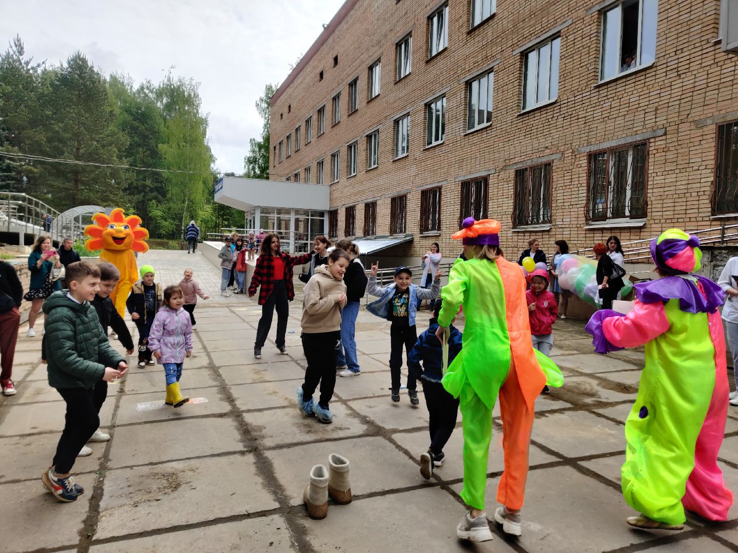 Красноармейск, Пушкинский, диспансеризация, дети, рисунки на асфальте