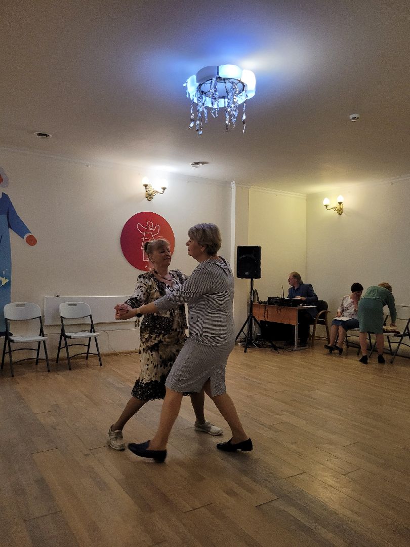 золотой возраст; видное; активное долголетие; дискотека