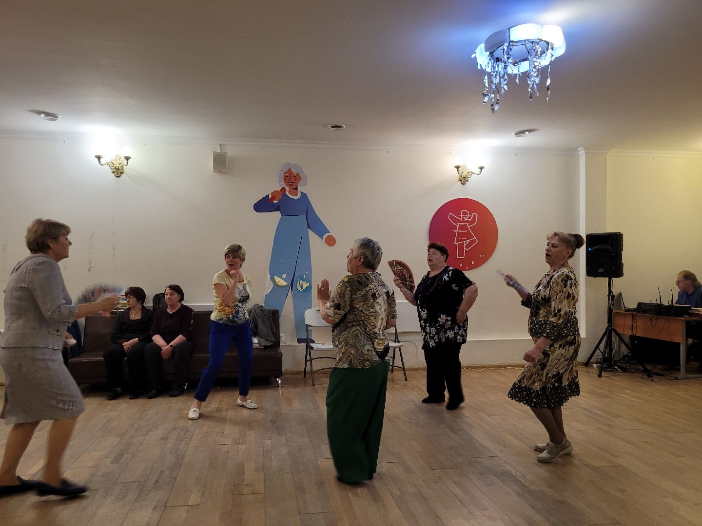 золотой возраст; видное; активное долголетие; дискотека