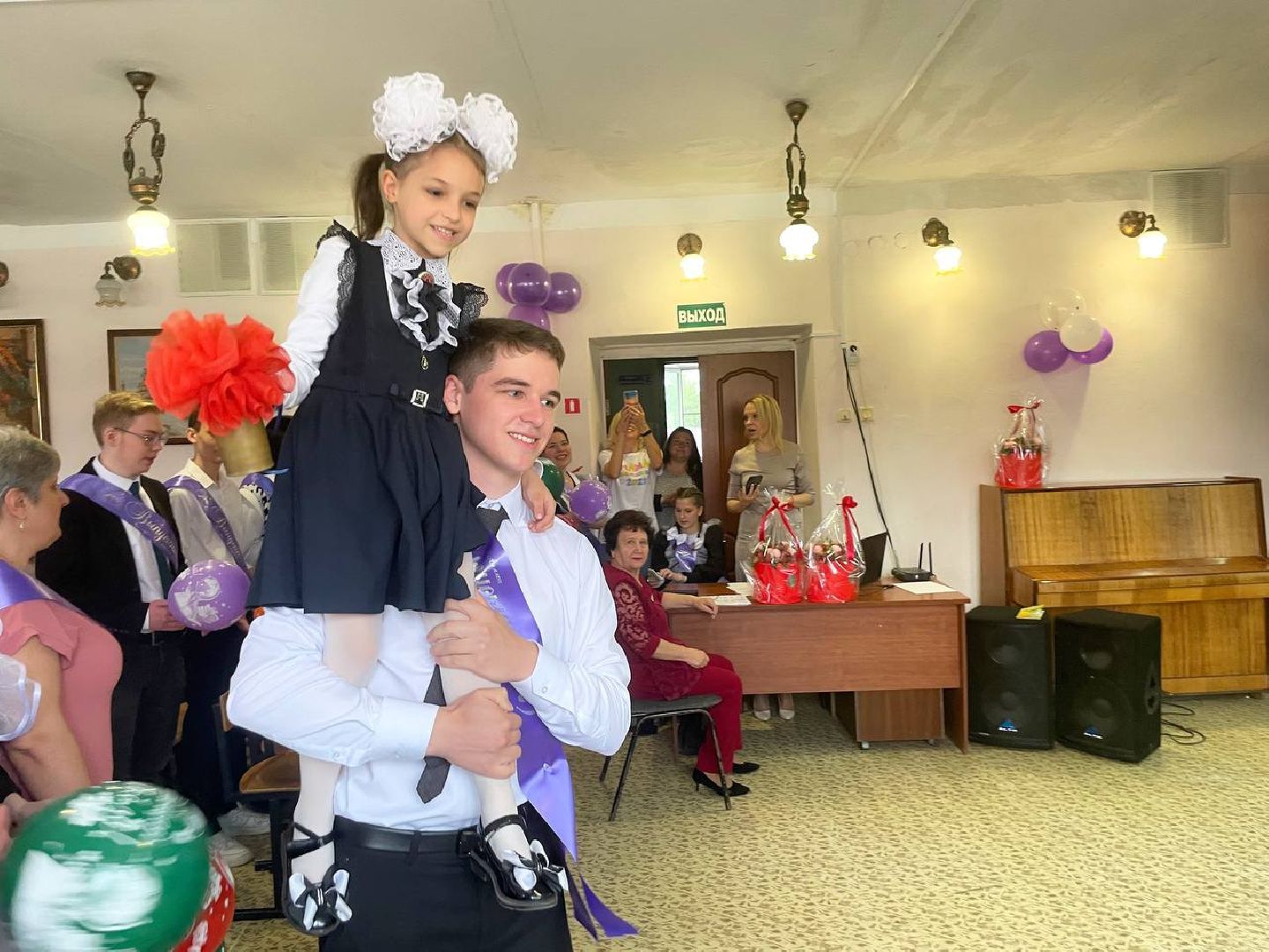 Сергиев Посад, Сергиево-Посадский городской округ, Образование, Школа, Последний звонок, Выпускники