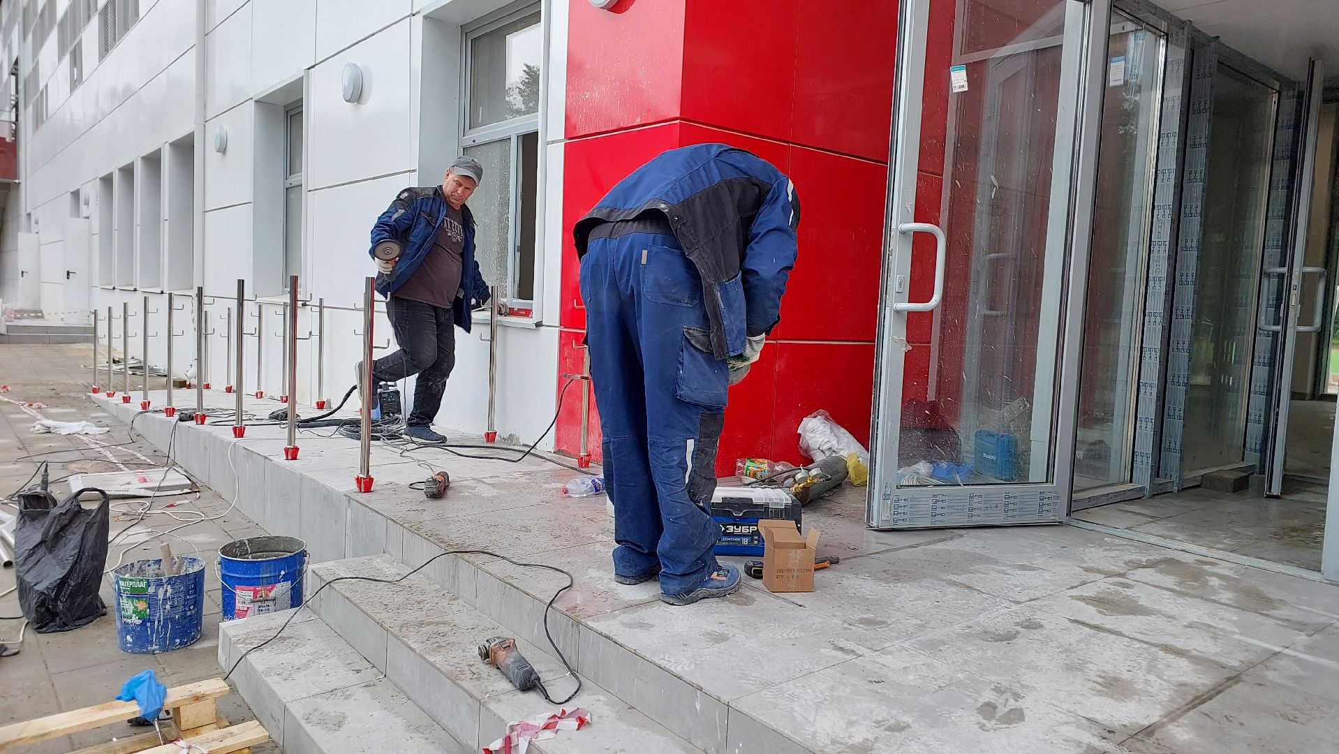 стадион, строительство, стадион спартак, серпухов, люди с ОВЗ, тактильная плитка, доброе дело,