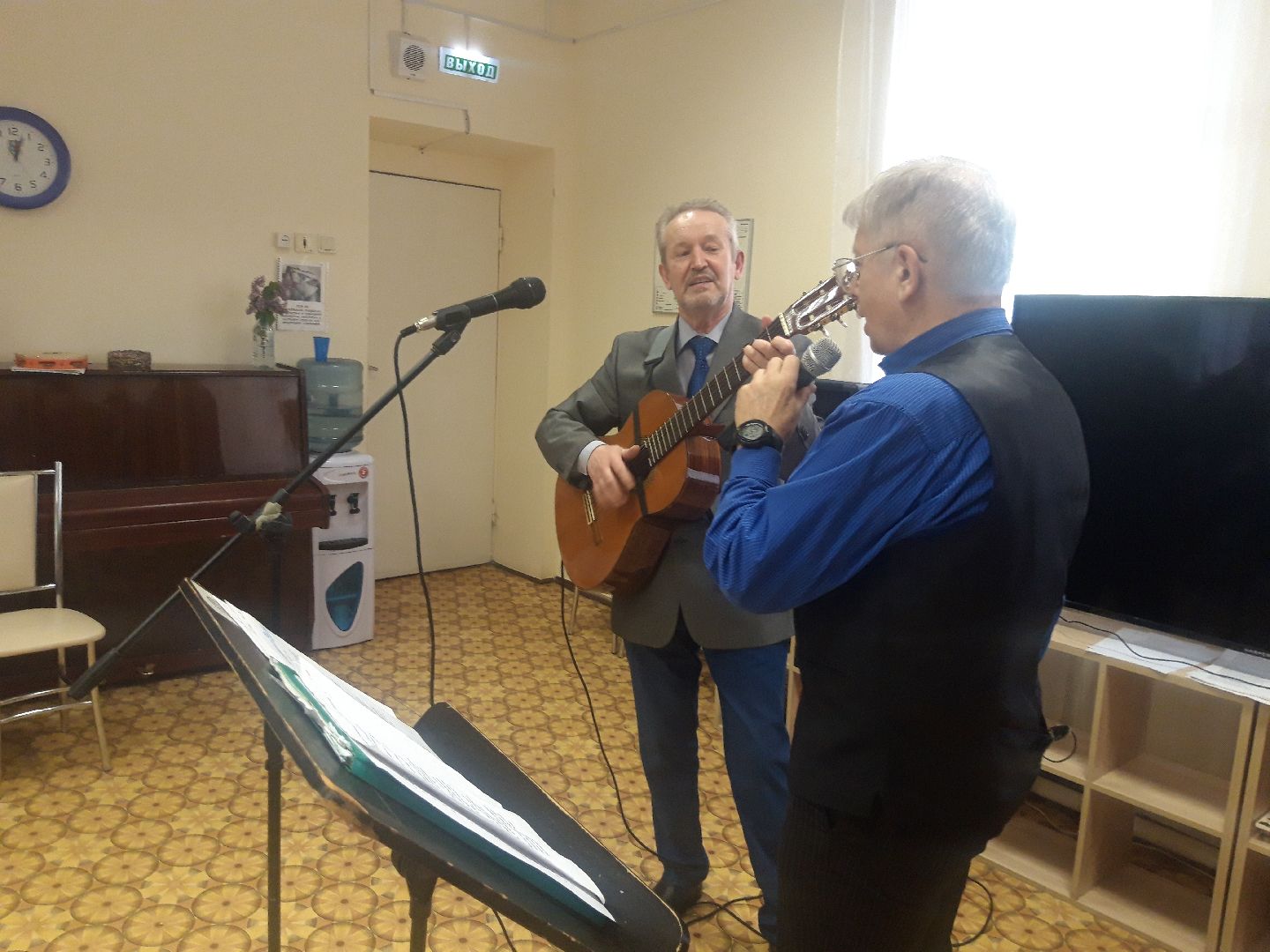 концерт, пенсионеры,