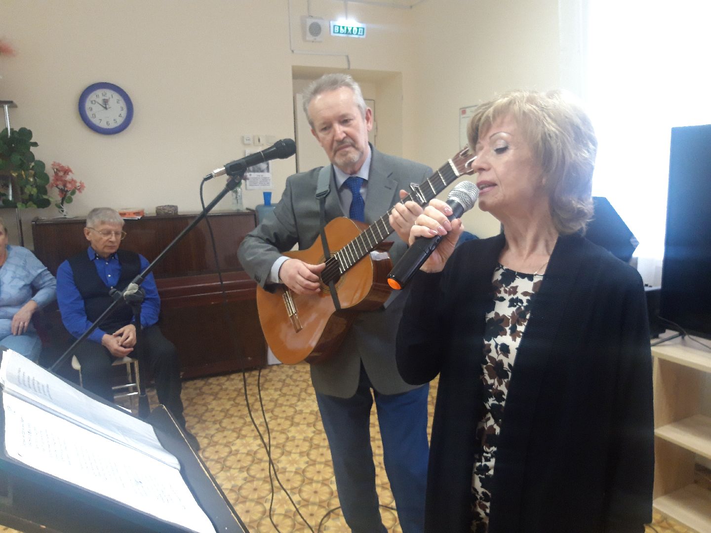 концерт, пенсионеры,