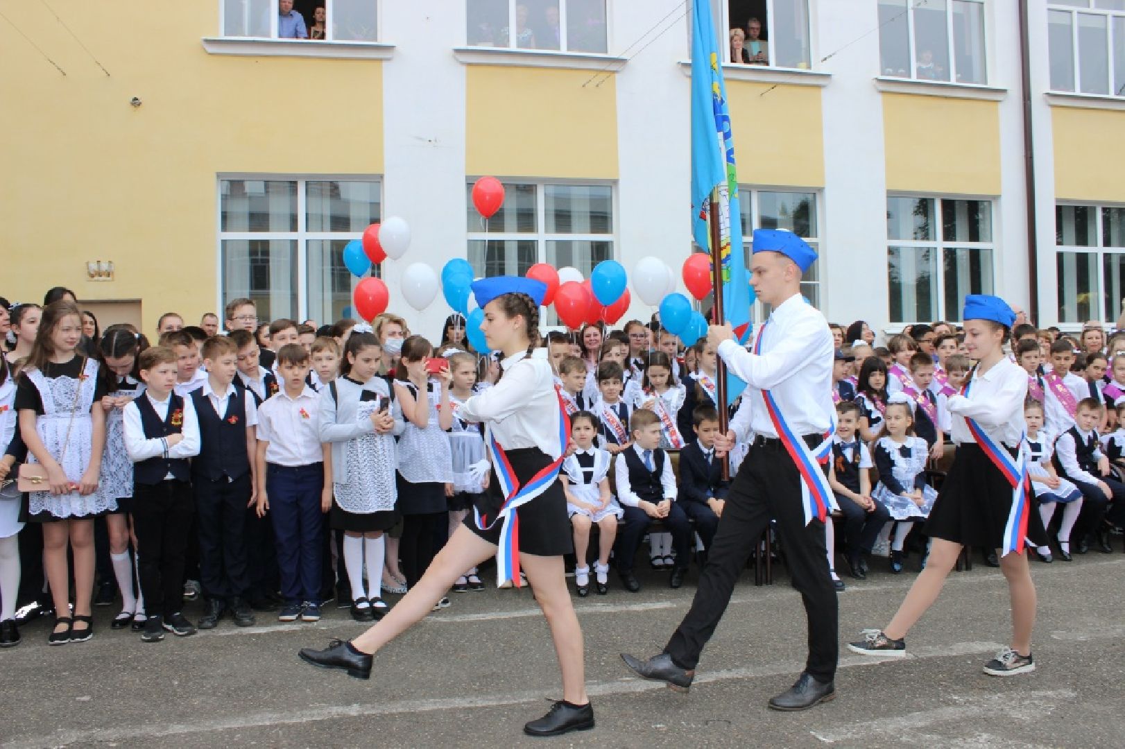 Школа, последний звонок