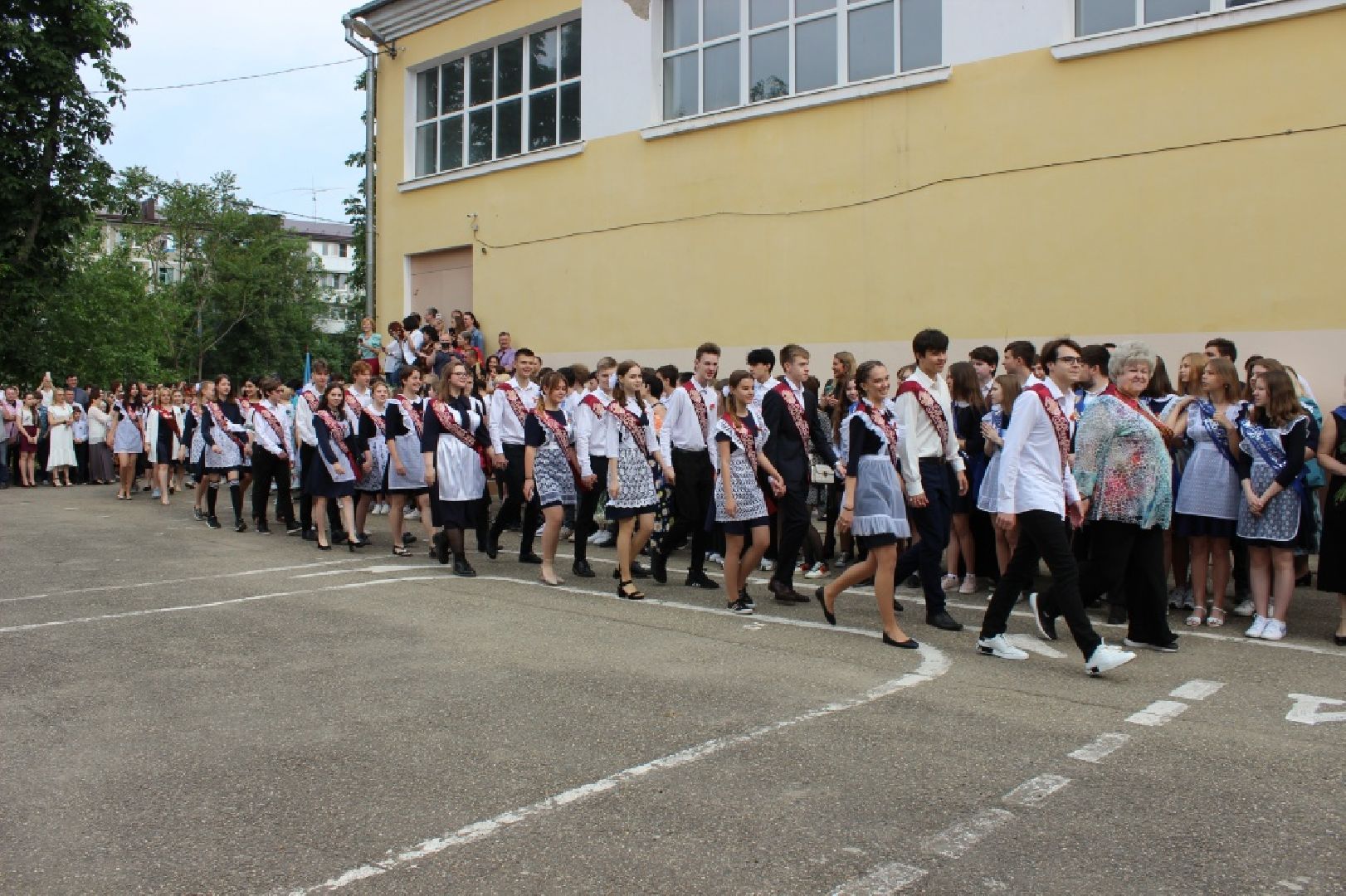 Школа, последний звонок