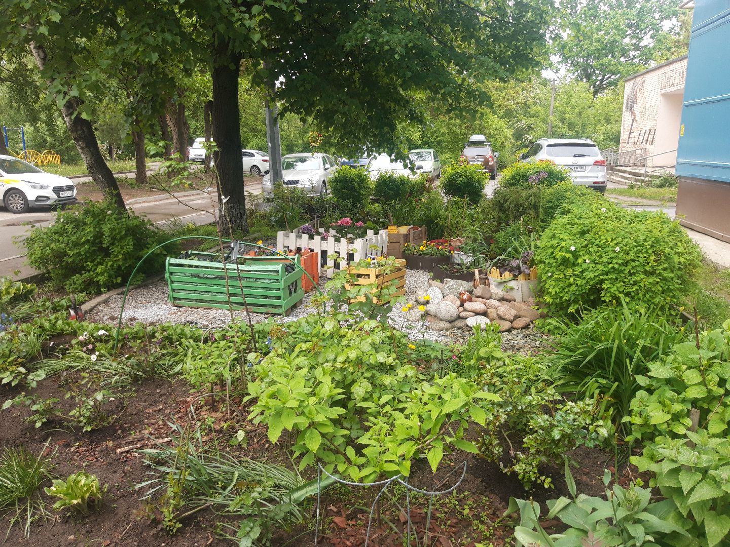 двор, доброе дело,