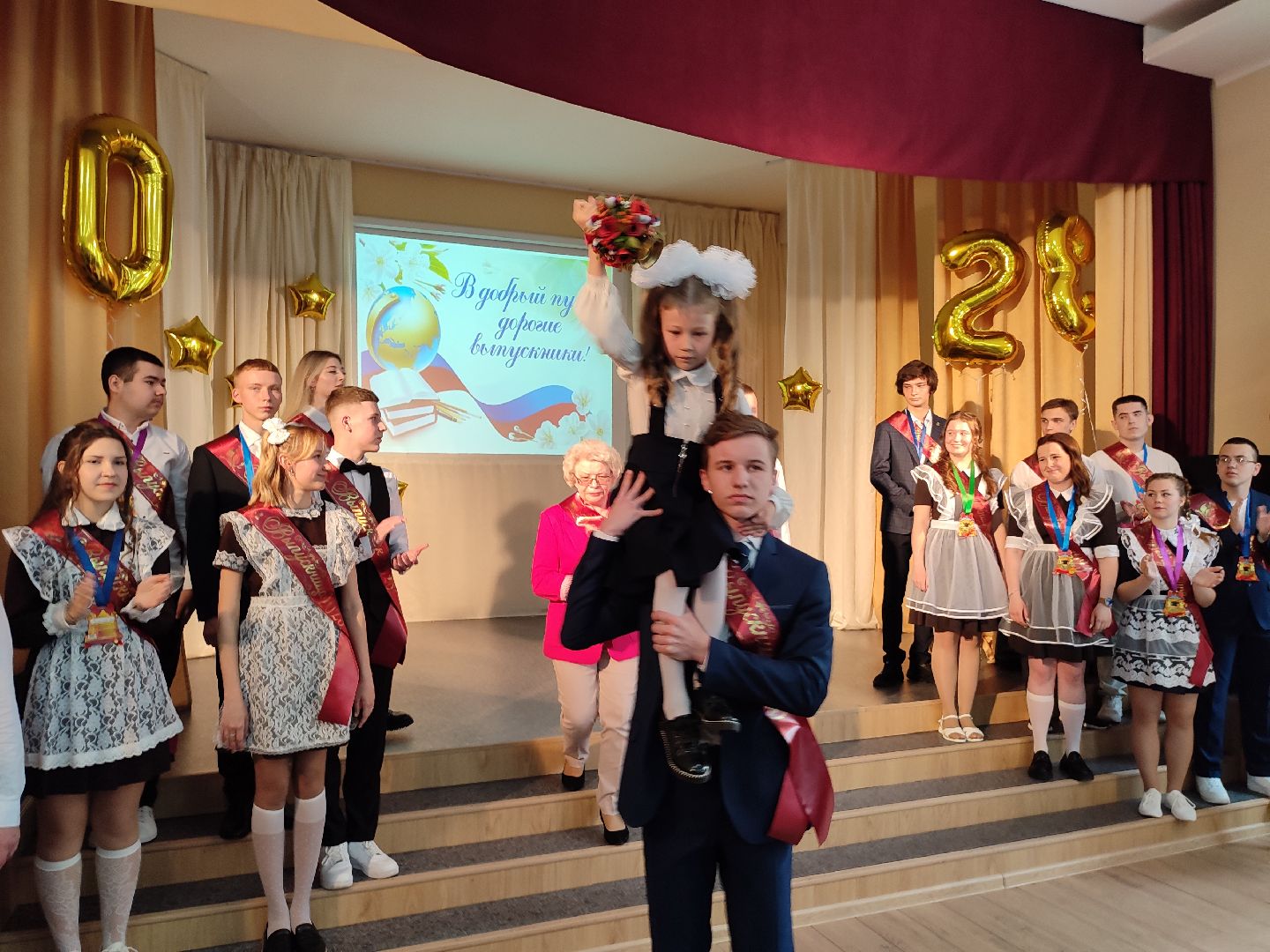 #последнийзвонок, #талдом, #школа, #выпускники, #конецучебногогода