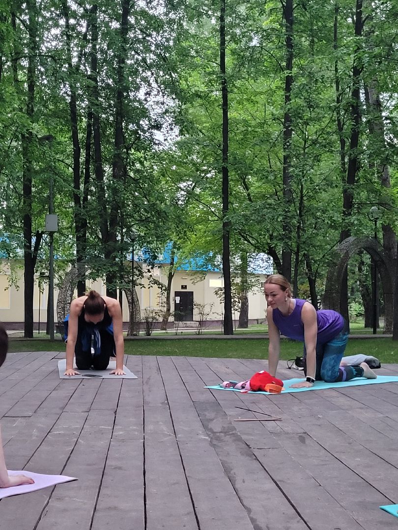 йога; видное; центральный парк; здоровье