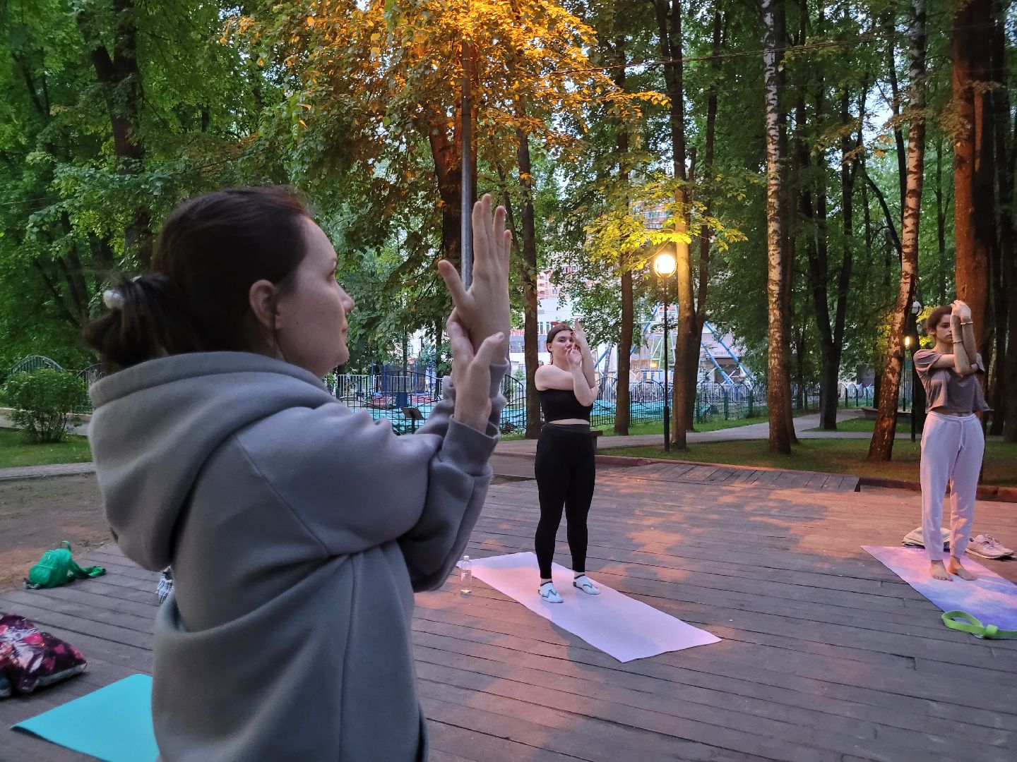 йога; видное; центральный парк; здоровье