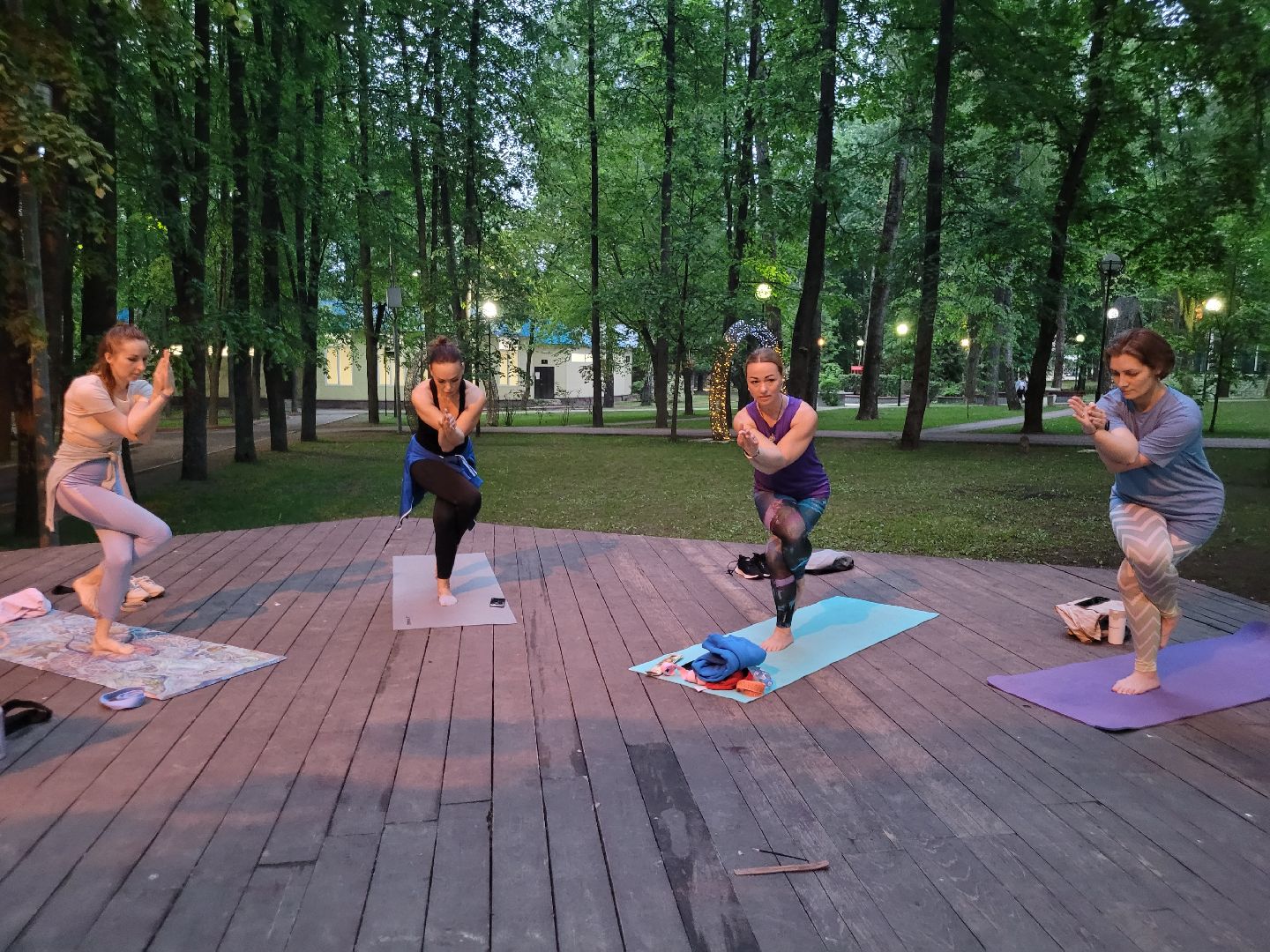 йога; видное; центральный парк; здоровье