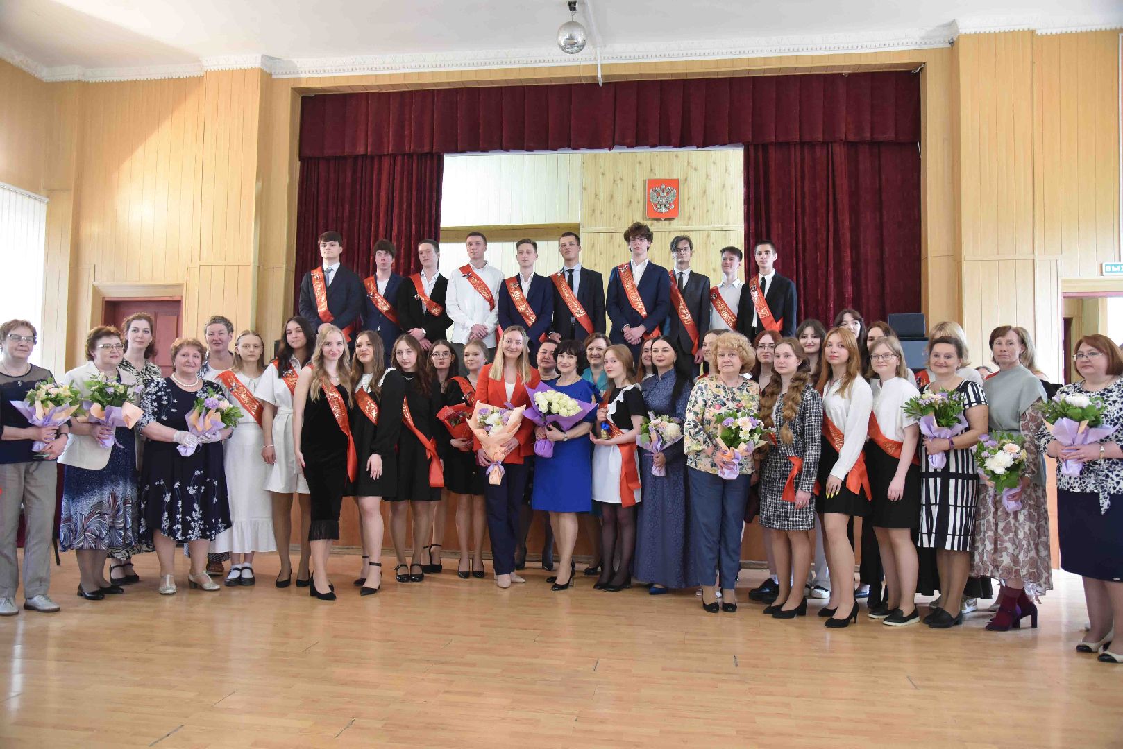 Химки, последний звонок, выпускники