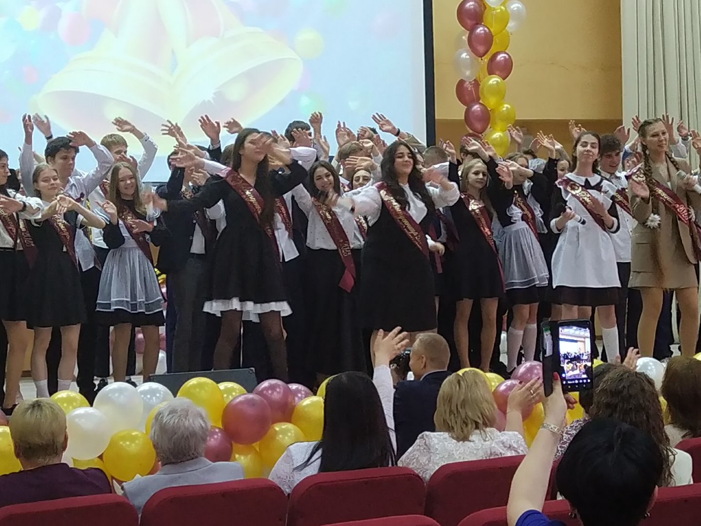 Долгопрудный, последний звонок, выпускник, школа, медали, ЕГЭ