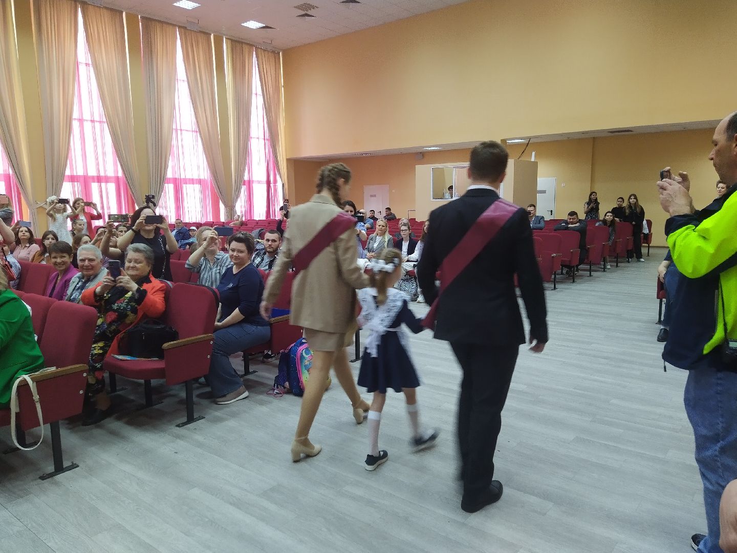 Долгопрудный, последний звонок, выпускник, школа, медали, ЕГЭ