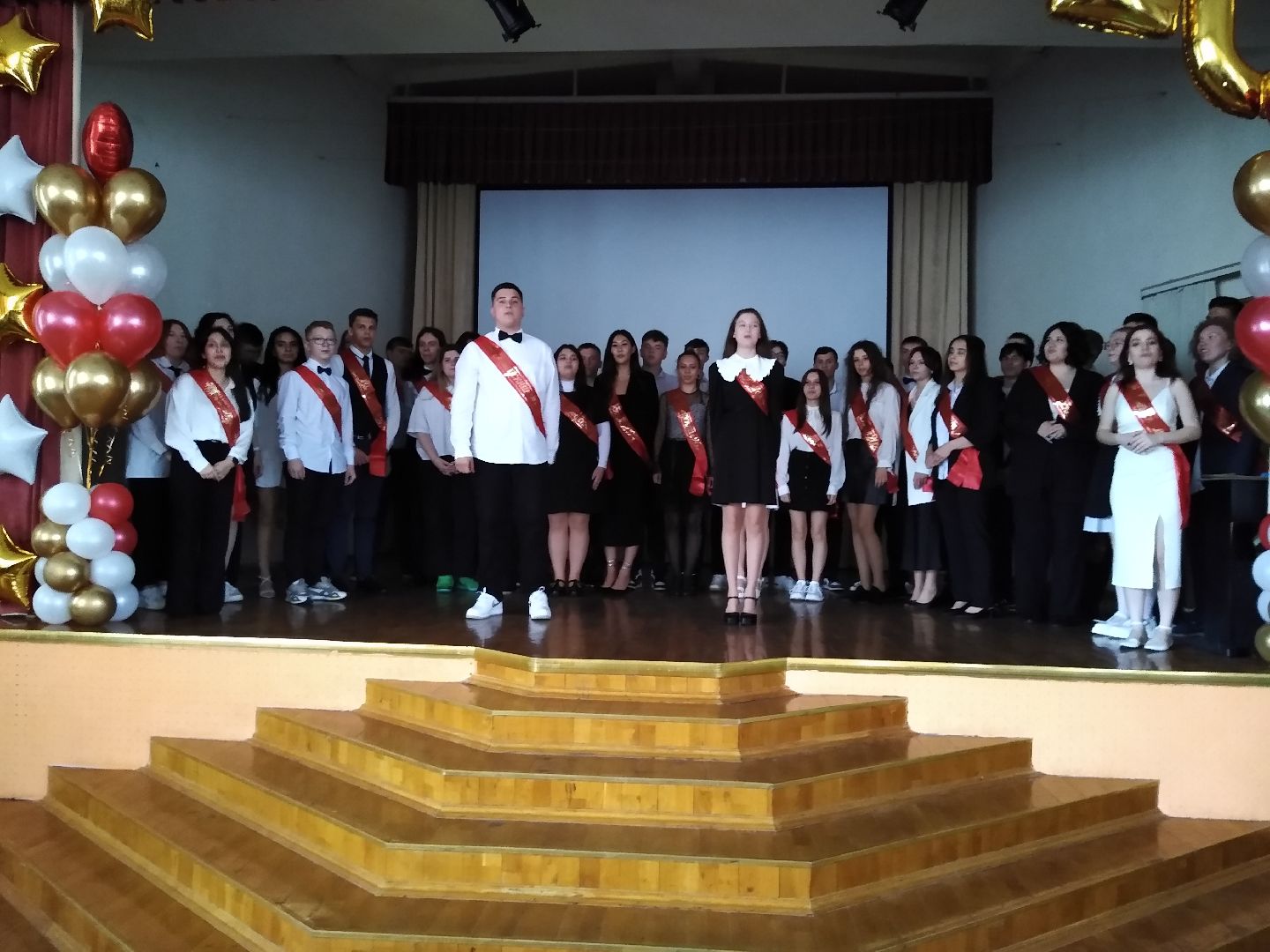 Раменское, образование, последний звонок в школе №19, а капелла выпускников