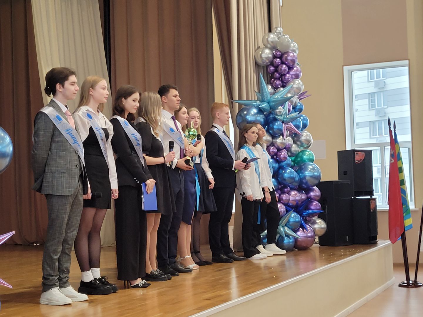 последний звонок; видное; гимназия; ученики