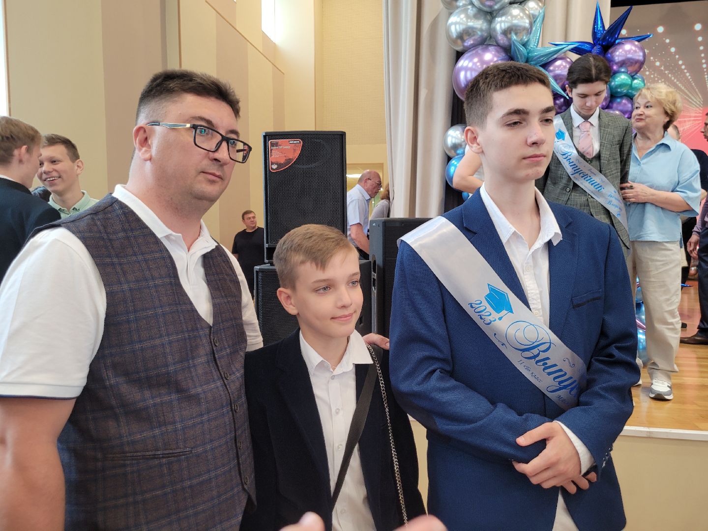 последний звонок; видное; гимназия; ученики