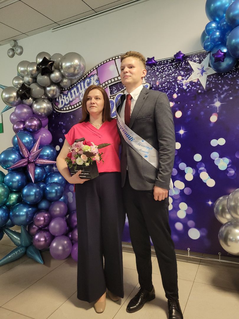 последний звонок; видное; гимназия; ученики