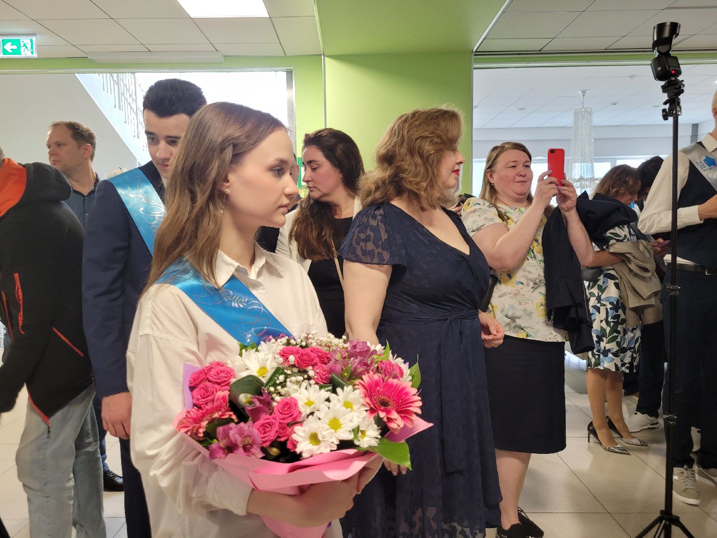 последний звонок; видное; гимназия; ученики