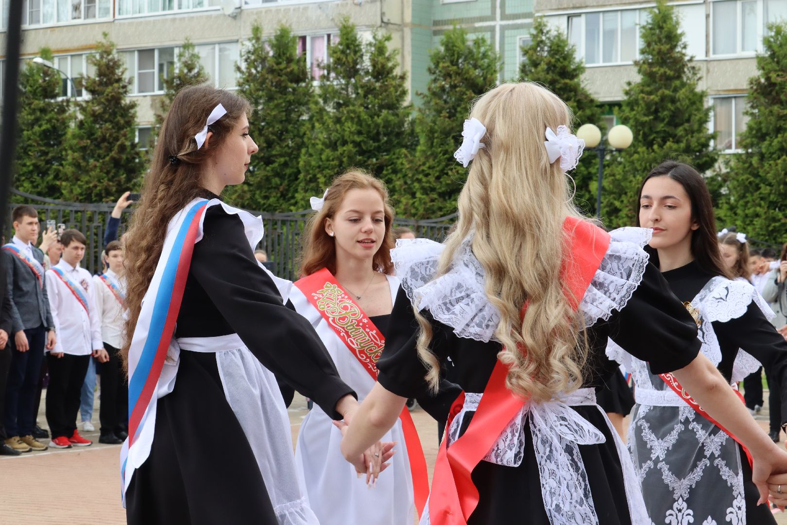 Серебряные Пруды, последний звонок, СОШ Чуйкова